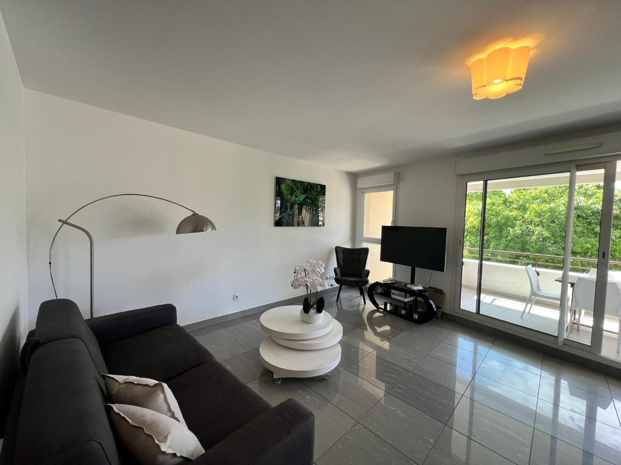 Appartement Grand T3 Neuf Proche Port/centre